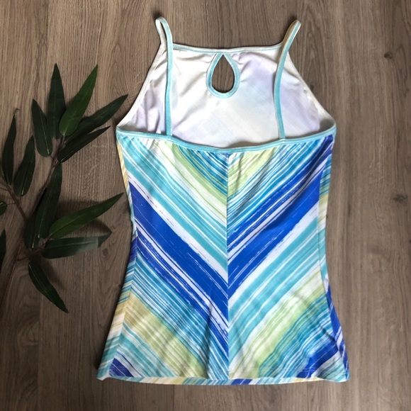 Via Moda Keyhole Cutout Tank - Picture 5 of 5